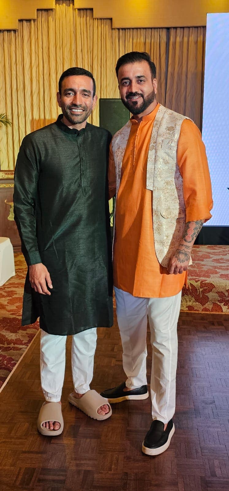 Gaurav Sachdeva and Robin Uthappa at a league event.